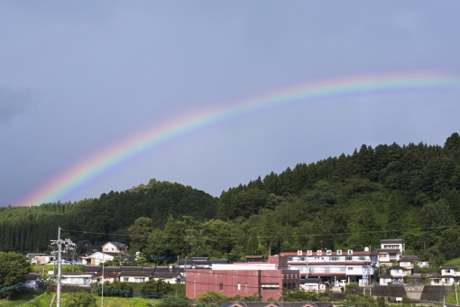 夕方、高千穂町できれいな虹と遭遇しました(^^)