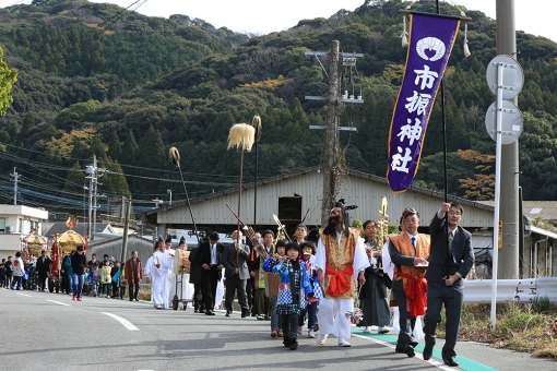 市振神社大祭・霜月まつり