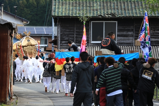 市振神社大祭・霜月まつり