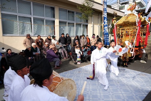 市振神社大祭・霜月まつり